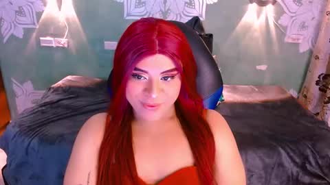 Snapshot of emili_roux chatting on 6, 1, 2025 Emili roux online show from 6, 1, 2025