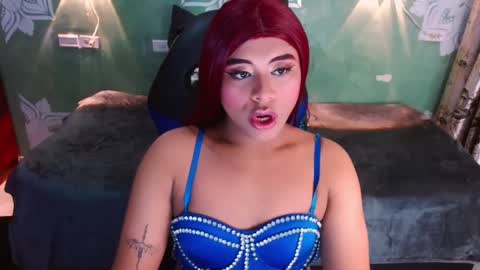 Snapshot of emili_roux chatting on 14, 1, 2025 Emili roux online show from 14, 1, 2025