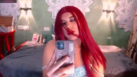 Snapshot of emili_roux chatting on 5, 2, 2025 Emili roux online show from 5, 2, 2025