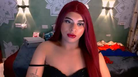 Snapshot of emili_roux chatting on 8, 2, 2025 Emili roux online show from 8, 2, 2025