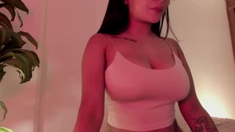 Snapshot of emilia_ghendle chatting on 11, 3, 2025 Emilia Big Boobs online show from 11, 3, 2025