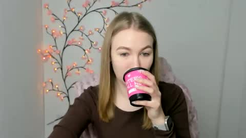 Emilia online show from 4, 3, 2026