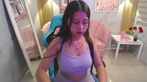 Snapshot of emilia_love_a chatting on 10, 10, 2025 Emilia  online show from 10, 10, 2025