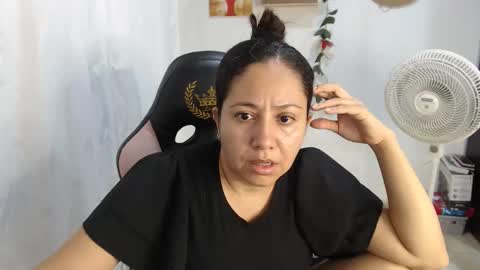 Snapshot of emiliany_perez chatting on 15, 9, 2025 emiliany layla perez online show from 15, 9, 2025