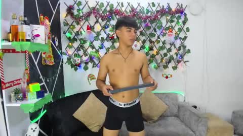 EMILI AND GIN online show from 15, 12, 2024