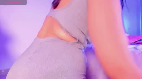 Snapshot of emilie_james chatting on 12, 10, 2025 Emilie James online show from 12, 10, 2025