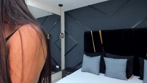 Emillie online show from 26, 12, 2024