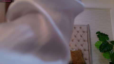 Snapshot of emilirosses chatting on 7, 10, 2025 emilirosses online show from 7, 10, 2025