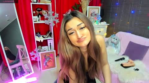 Snapshot of emiliyaqueen chatting on 19, 12, 2024 Emiliya online show from 19, 12, 2024