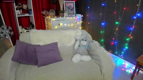 Snapshot of emiliyaqueen chatting on 31, 12, 2024 Emiliya online show from 31, 12, 2024