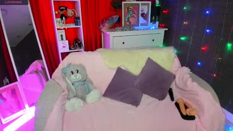 Snapshot of emiliyaqueen chatting on 14, 1, 2025 Emiliya online show from 14, 1, 2025