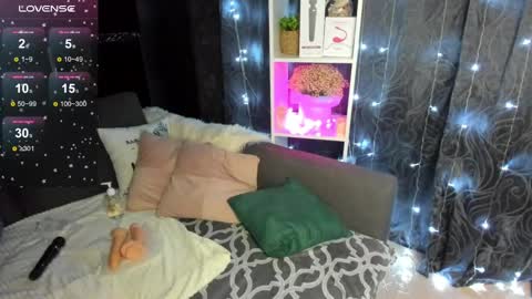 Snapshot of emiliyaqueen chatting on 1, 2, 2025 Emiliya online show from 1, 2, 2025