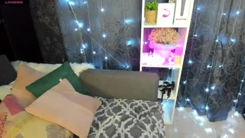 Snapshot of emiliyaqueen chatting on 3, 2, 2025 Emiliya online show from 3, 2, 2025