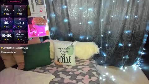 Snapshot of emiliyaqueen chatting on 14, 2, 2025 Emiliya online show from 14, 2, 2025