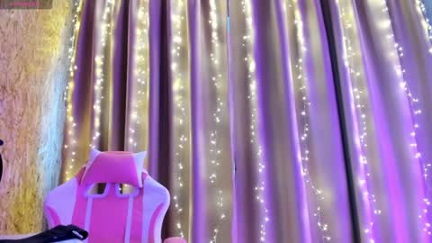 Snapshot of emiliyaqueen chatting on 22, 2, 2025 Emiliya online show from 22, 2, 2025