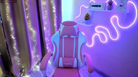 Snapshot of emiliyaqueen chatting on 23, 2, 2025 Emiliya online show from 23, 2, 2025