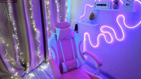 Snapshot of emiliyaqueen chatting on 24, 2, 2025 Emiliya online show from 24, 2, 2025