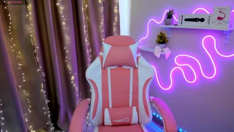 Snapshot of emiliyaqueen chatting on 5, 3, 2025 Emiliya online show from 5, 3, 2025