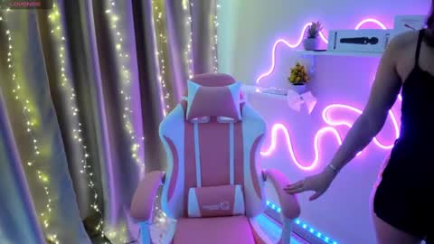 Snapshot of emiliyaqueen chatting on 6, 3, 2025 Emiliya online show from 6, 3, 2025