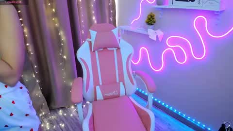 Snapshot of emiliyaqueen chatting on 12, 3, 2025 Emiliya online show from 12, 3, 2025