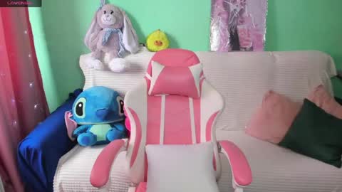 Emiliya online show from 12, 4, 2026