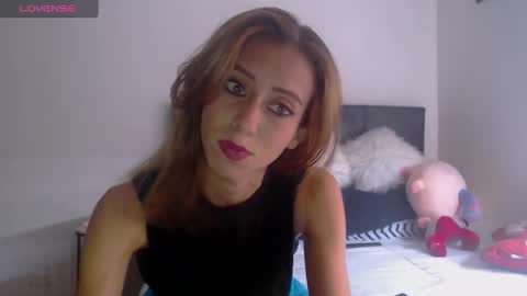 Emilly Gomez online show from 2, 2, 2025