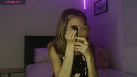 Emilly Gomez online show from 7, 2, 2025