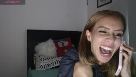 Emilly Gomez online show from 13, 2, 2025