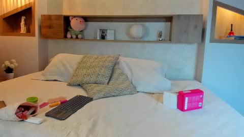 Emily Beaumont. online show from 22, 2, 2026