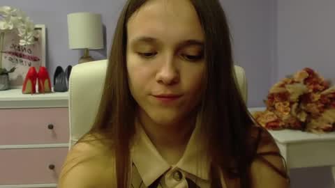 Emilly online show from 4, 12, 2024
