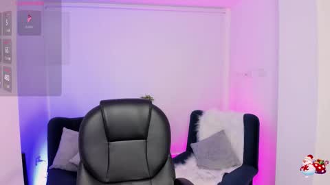 Snapshot of emilly_smith_1 chatting on 28, 9, 2025 Emily online show from 28, 9, 2025