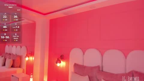 Snapshot of emilly_williamss chatting on 8, 10, 2025 Emilly online show from 8, 10, 2025