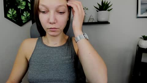 Snapshot of emilly_xkiss chatting on 17, 12, 2024 Emilly online show from 17, 12, 2024