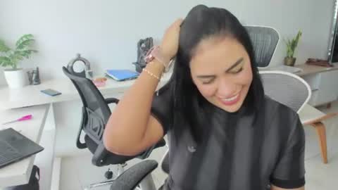 Emilly  online show from 19, 6, 2026