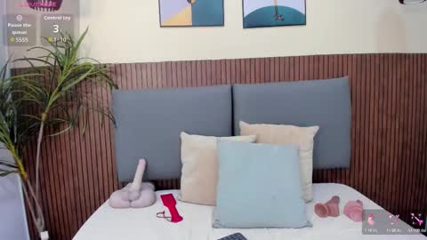 Snapshot of emillyharper_ chatting on 1, 10, 2025 emillyharper_ online show from 1, 10, 2025