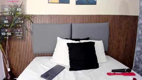 Snapshot of emillyharper_ chatting on 16, 10, 2025 emillyharper_ online show from 16, 10, 2025