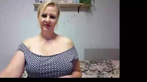 EmillyLove online show from 10, 9, 2025