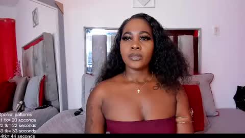 Snapshot of emillyroaa chatting on 3, 8, 2026 Emilly Roa online show from 3, 8, 2026