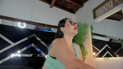 Snapshot of emily18__ chatting on 14, 4, 2026 Emily online show from 14, 4, 2026