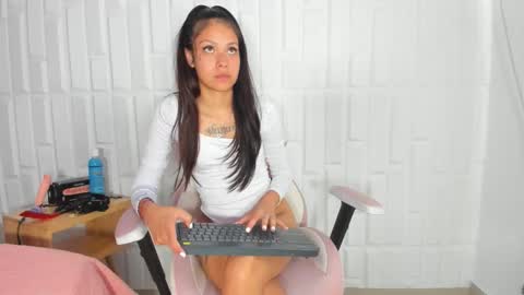 Snapshot of emily__stef chatting on 20, 3, 2026 EMILY online show from 20, 3, 2026