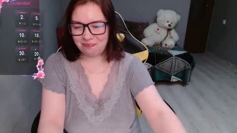 Emily 3 online show from 9, 11, 2025