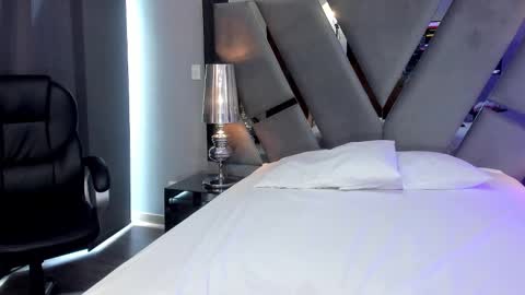 emily_bae online show from 10, 1, 2025