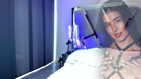 emily_bae online show from 1, 2, 2025