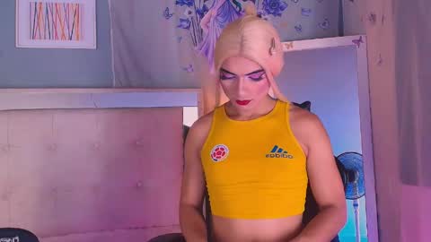 emily_castillo1_ online show from 9, 5, 2026