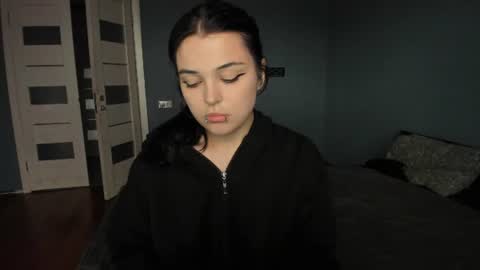 emily_ferra online show from 15, 6, 2026