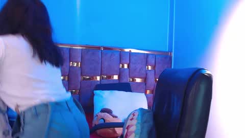 emily fox 3 online show from 9, 9, 2025