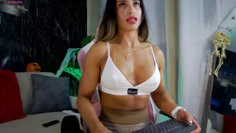 Emily foxx01 online show from 24, 10, 2025