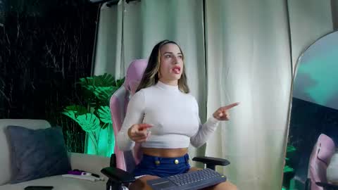 Snapshot of emily_foxx01 chatting on 24, 3, 2026 Emily foxx01 online show from 24, 3, 2026