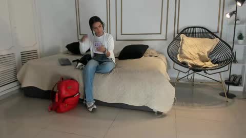 Snapshot of emily_gaviria1 chatting on 13, 5, 2026 emily_gaviria1 online show from 13, 5, 2026