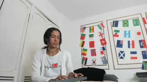 Snapshot of emily_gaviria1 chatting on 18, 6, 2026 emily_gaviria1 online show from 18, 6, 2026